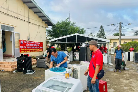 Đắk Lắk: ấm áp công cuộc tái thiết nơi vùng lũ