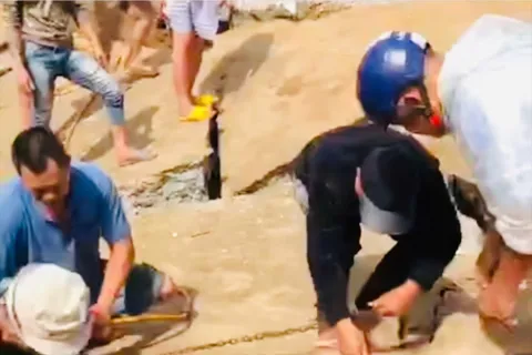 Đắk Lắk: sập bờ kè trong lúc trú mưa, 4 người tử vong