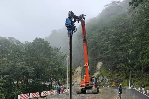 Lâm Đồng triển khai các giải pháp khẩn cấp để gia cố điểm sạt lở trên đèo Prenn