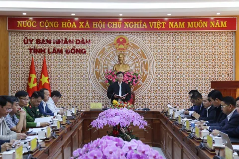 Lâm Đồng dốc lực xây lại nhà sập do thiên tai, phấn đấu hoàn thành trước ngày 15/1/2026