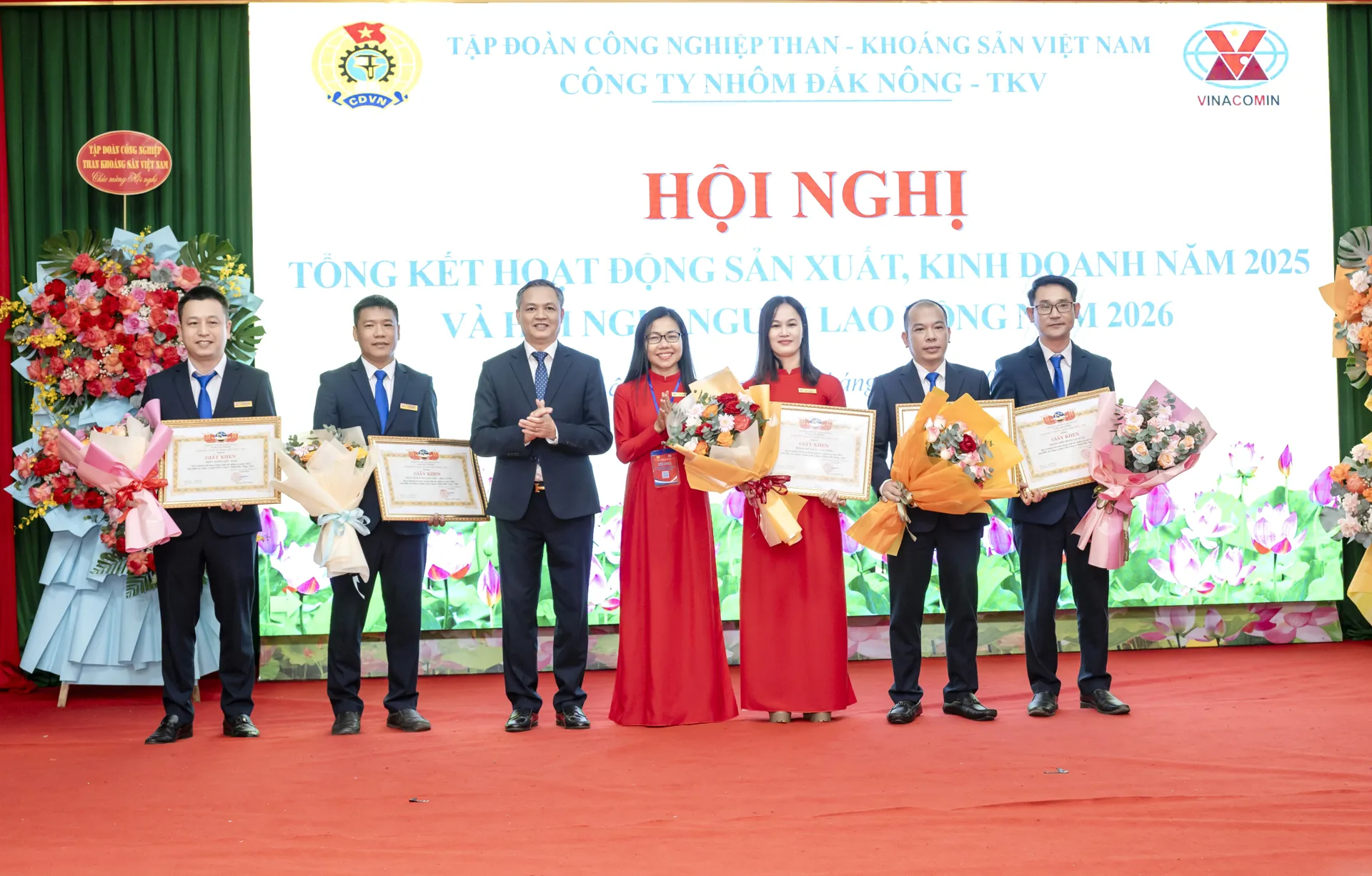 Công ty Nhôm Đắk Nông -TKV nộp ngân sách Nhà nước năm 2025 đạt 858 tỷ đồng