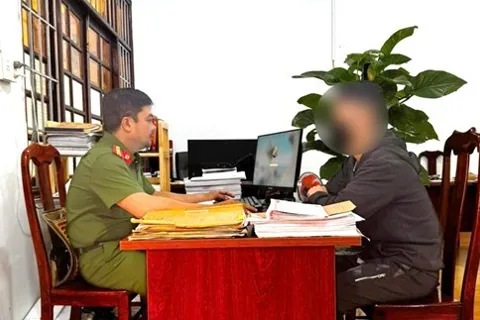 Lâm Đồng: khởi tố thanh niên khoe “chuyên lấy lại tiền lừa đảo trên mạng”
