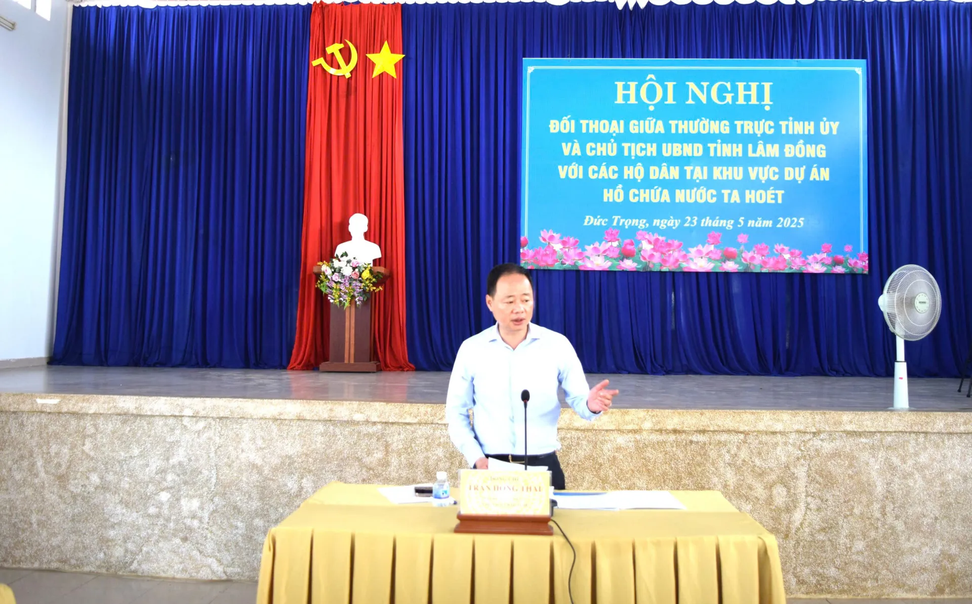 Chủ tịch UBND tỉnh Lâm Đồng đối thoại với các hộ dân