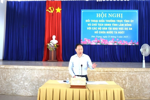 Chủ tịch UBND tỉnh Lâm Đồng đối thoại với các hộ dân 