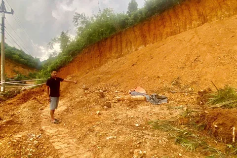 Lâm Đồng: người dân phát hiện bom dài 1,6m khi cải tạo vườn