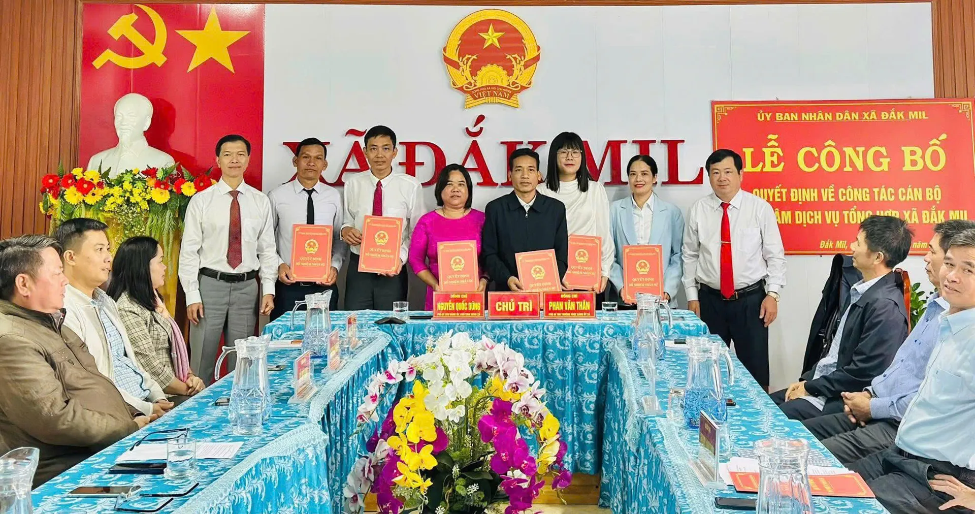 Lâm Đồng: công bố Quyết định thành lập Trung tâm Dịch vụ tổng hợp xã Đắk Mil