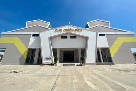 Quảng Nam: ngôi chợ hơn 30 tỷ đồng xây xong vẫn “đắp chiếu”
