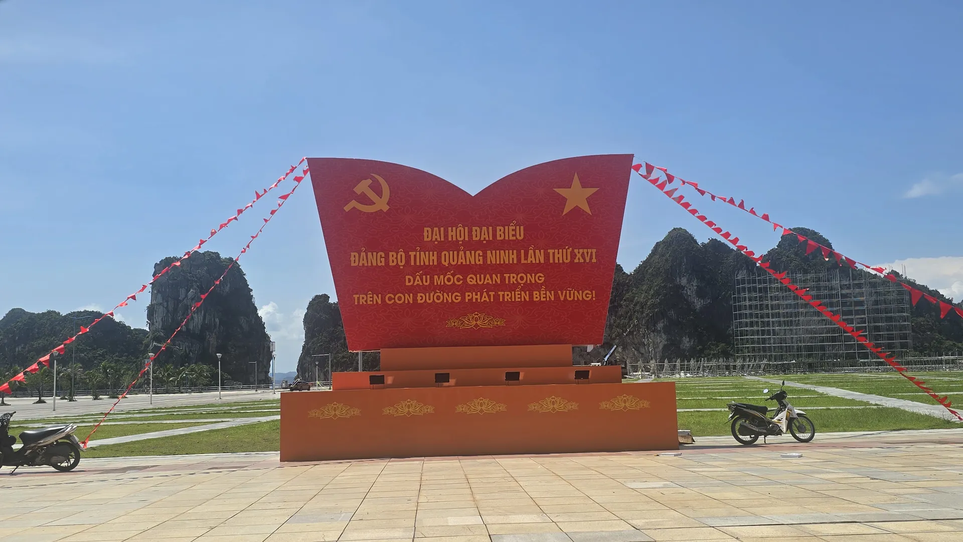 Quảng Ninh: rực rỡ cờ hoa chào mừng Đại hội Đảng bộ tỉnh lần thứ XVI