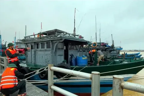 Thành phố Huế chủ động ứng phó bão số 13, sơ tán gần 10.000 người dân vùng nguy hiểm