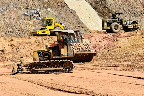 Thi công hồ chứa nước phục vụ 400ha đất canh tác