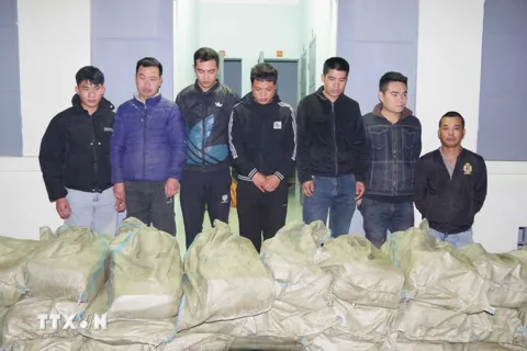 Lạng Sơn: phát hiện 1 tấn xúc xích nhập lậu tại khu vực biên giới 