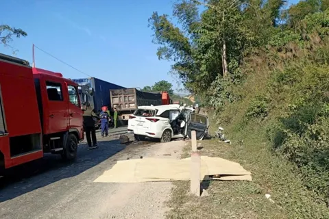 Ô tô va chạm xe tải ở Lạng Sơn, 4 người tử vong, 2 người bị thương nặng