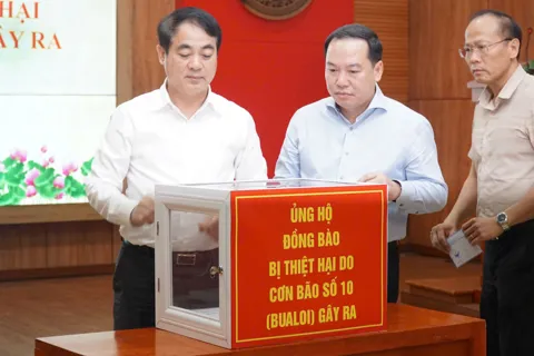 Khánh Hòa phát động ủng hộ đồng bào bị thiệt hại do bão số 10 