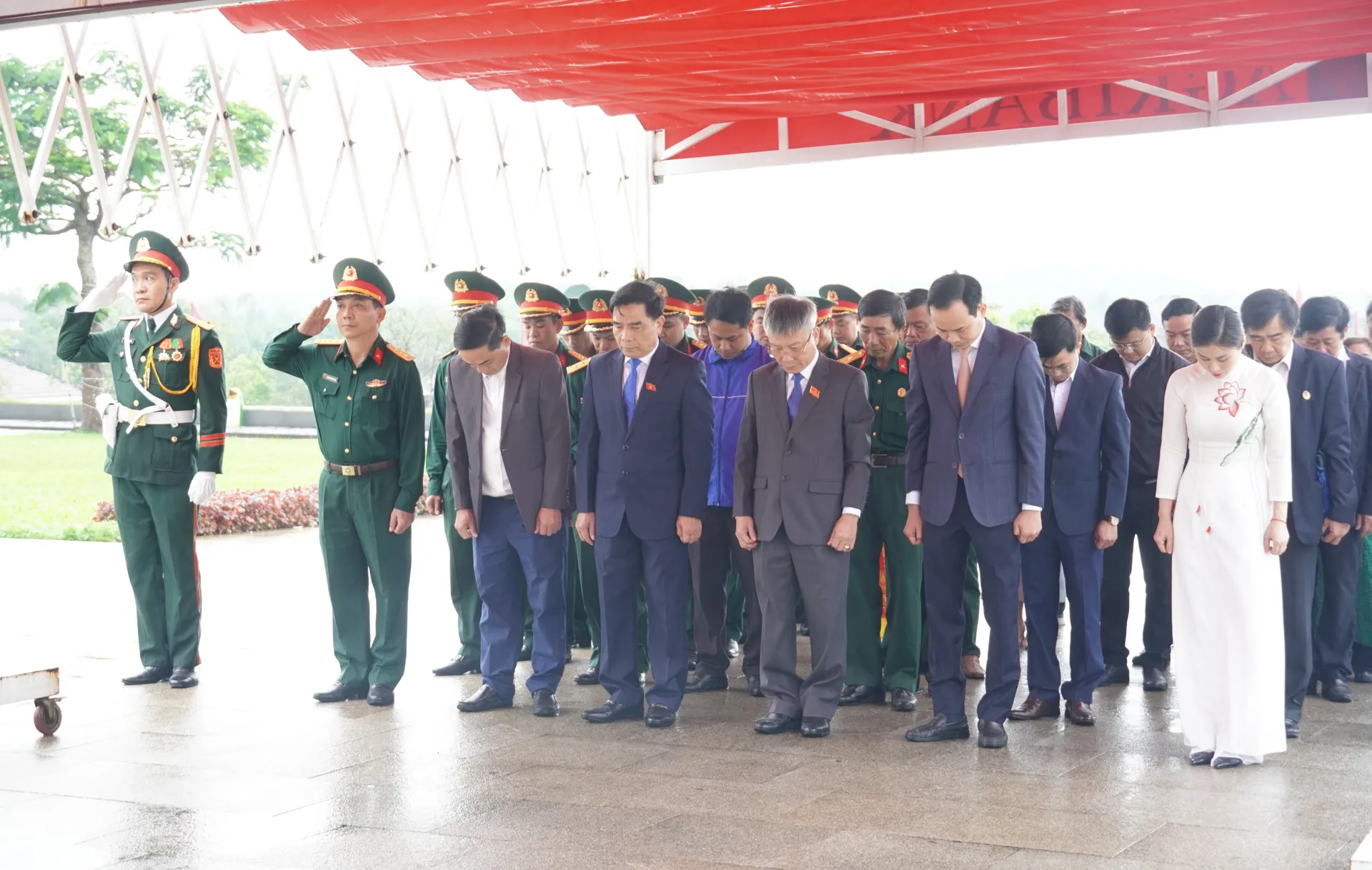 Lãnh đạo thành phố Đà Nẵng dâng hương tri ân nhân kỷ niệm 80 năm Ngày Tổng tuyển cử đầu tiên