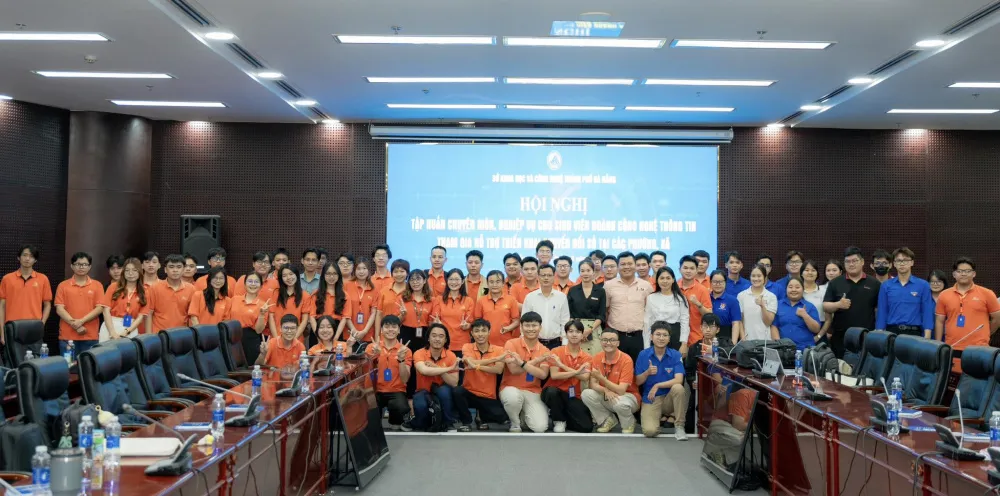 Đà Nẵng đưa 105 sinh viên công nghệ thông tin về hỗ trợ xã, phường