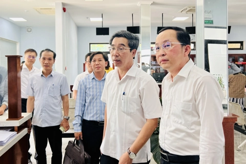 Cán bộ thích nghi nhanh để chính quyền hai cấp gần dân