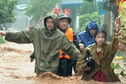 Lũ quét ở Điện Biên, hai trẻ mất tích, nhiều bản bị cô lập
