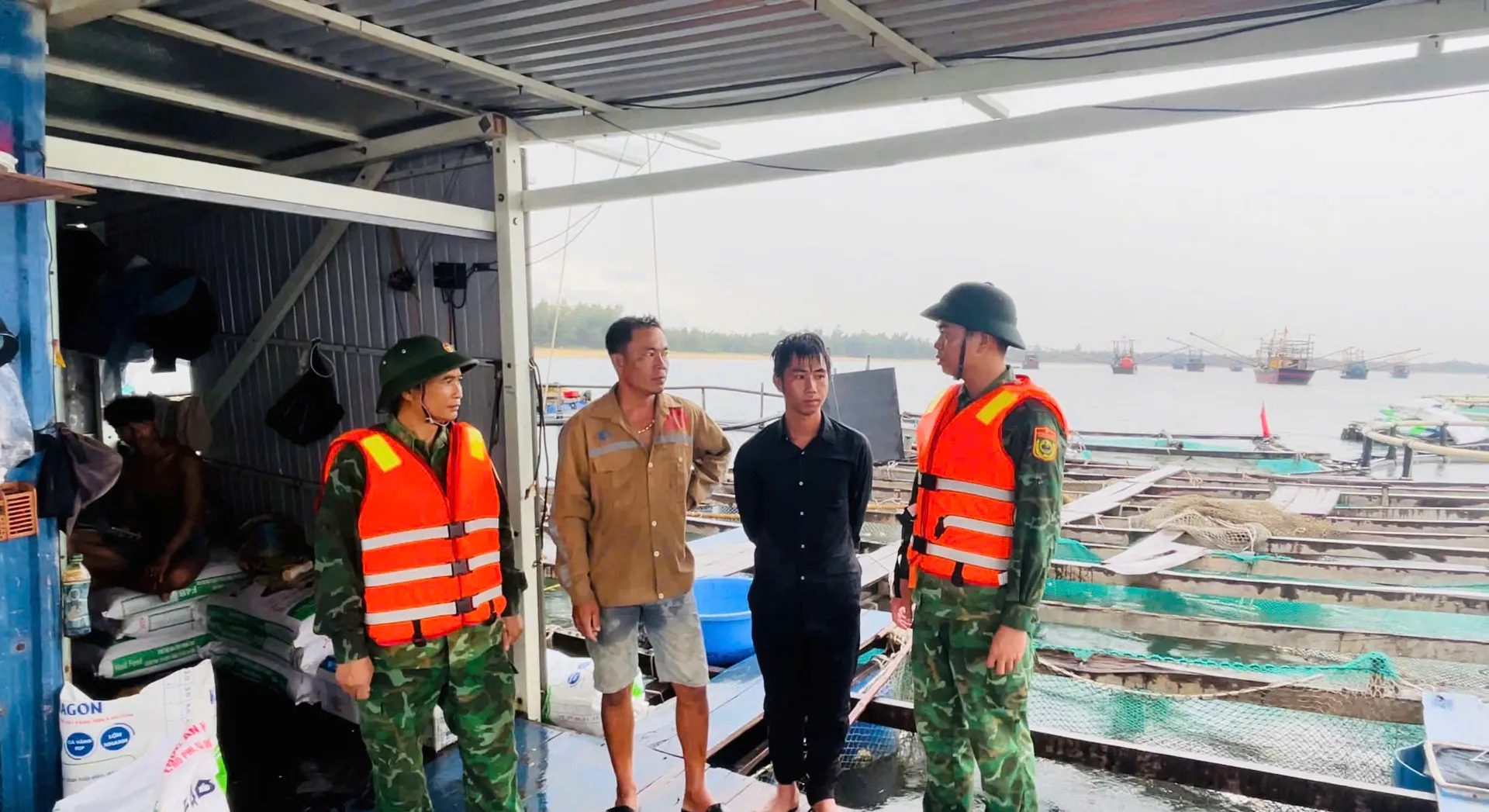 Đà Nẵng cấm biển, hối thúc ngư dân tránh bão số 5