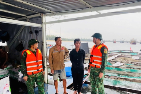 Đà Nẵng cấm biển, hối thúc ngư dân tránh bão số 5