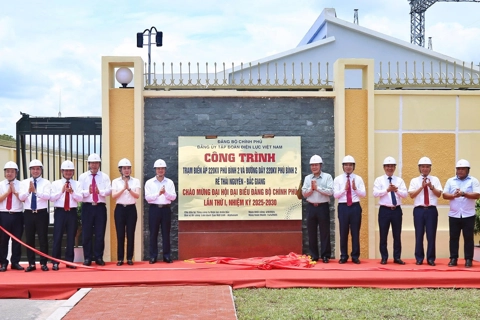 EVNNPC gắn biển hai công trình điện trọng điểm tại Thái Nguyên chào mừng Đại hội Đảng các cấp