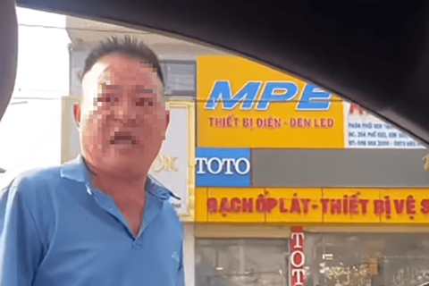 Cơ quan Công an làm việc với người đàn ông tát tài xế