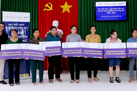 100 phụ nữ vùng biên tại Tây Ninh được tiếp cận nguồn vốn vay không lãi suất