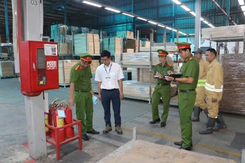 TP Hồ Chí Minh: chủ động phòng ngừa cháy nổ thời điểm tái sản xuất sau Tết