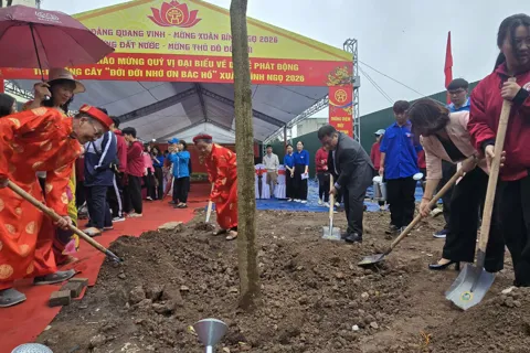 Xã Thanh Trì lan tỏa sâu rộng Tết trồng cây trong Nhân dân
