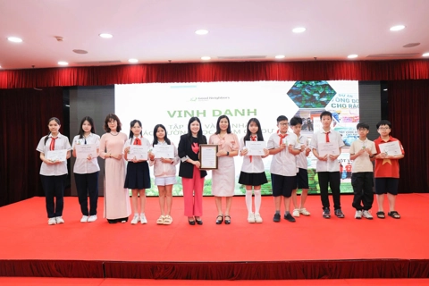 Hơn 3.700 học sinh và giáo viên tham gia hành trình tái chế rác