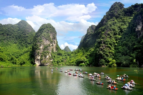Nhiều giải pháp giúp du lịch Ninh Bình "cất cánh"