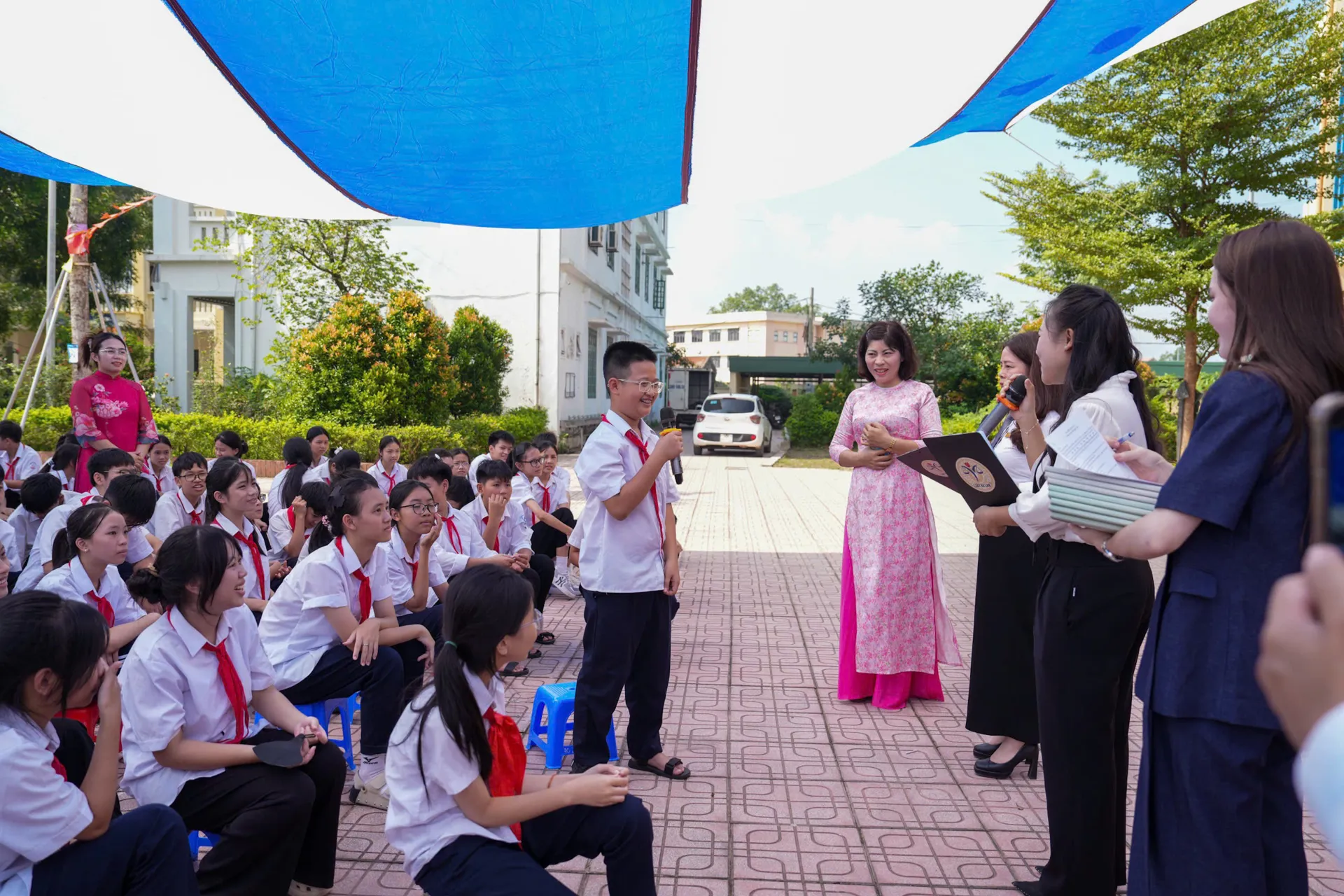 Học sinh xã Kiều Phú hào hứng với phiên tòa giả định – cách làm sáng tạo trong giáo dục pháp luật