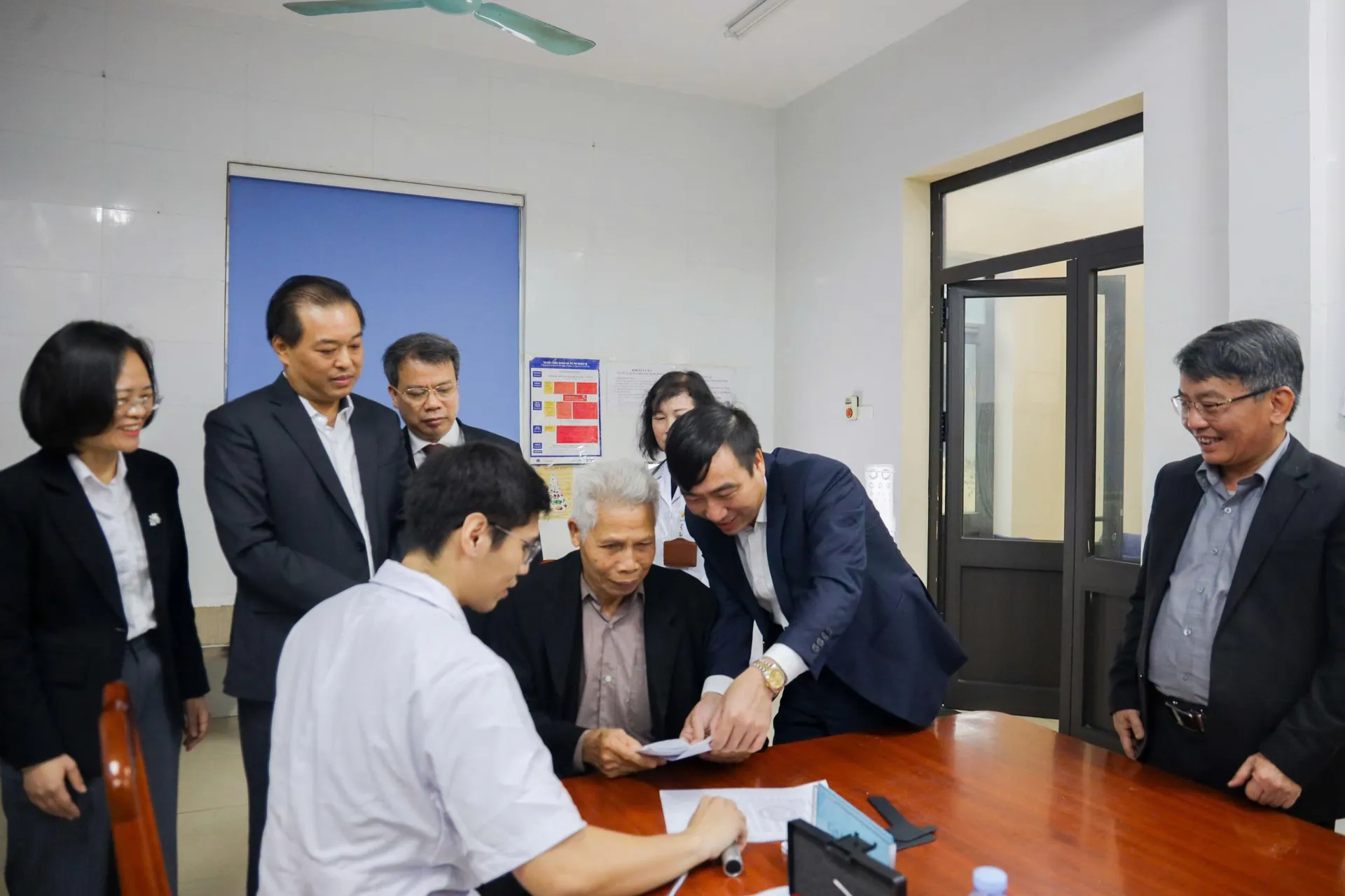 Xã Kiều Phú tổ chức khám, tư vấn sức khỏe miễn phí cho hơn 2.500 đối tượng chính sách, người cao tuổi
