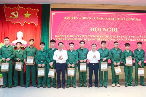 Xã Quốc Oai gặp mặt động viên tân binh lên đường nhập ngũ