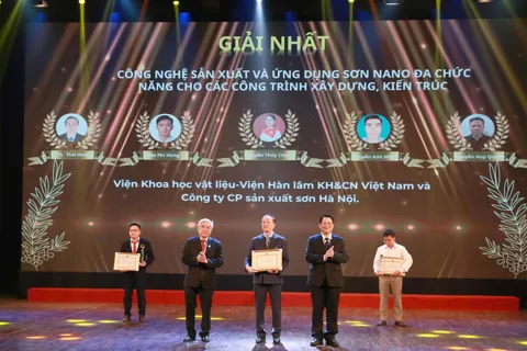 Công nghệ sơn nano đa chức năng nhận giải Nhất Hội thi Sáng tạo Kỹ thuật Hà Nội lần II