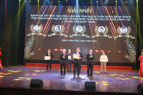 Đột phá trong ghép thận: Giải pháp đánh giá tạo hình tĩnh mạch thận ngắn đạt giải Nhất Hội thi Sáng tạo Kỹ thuật Hà Nội lần II