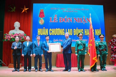 Huyện Quốc Oai vinh dự đón nhận Huân chương Lao động hạng Nhì