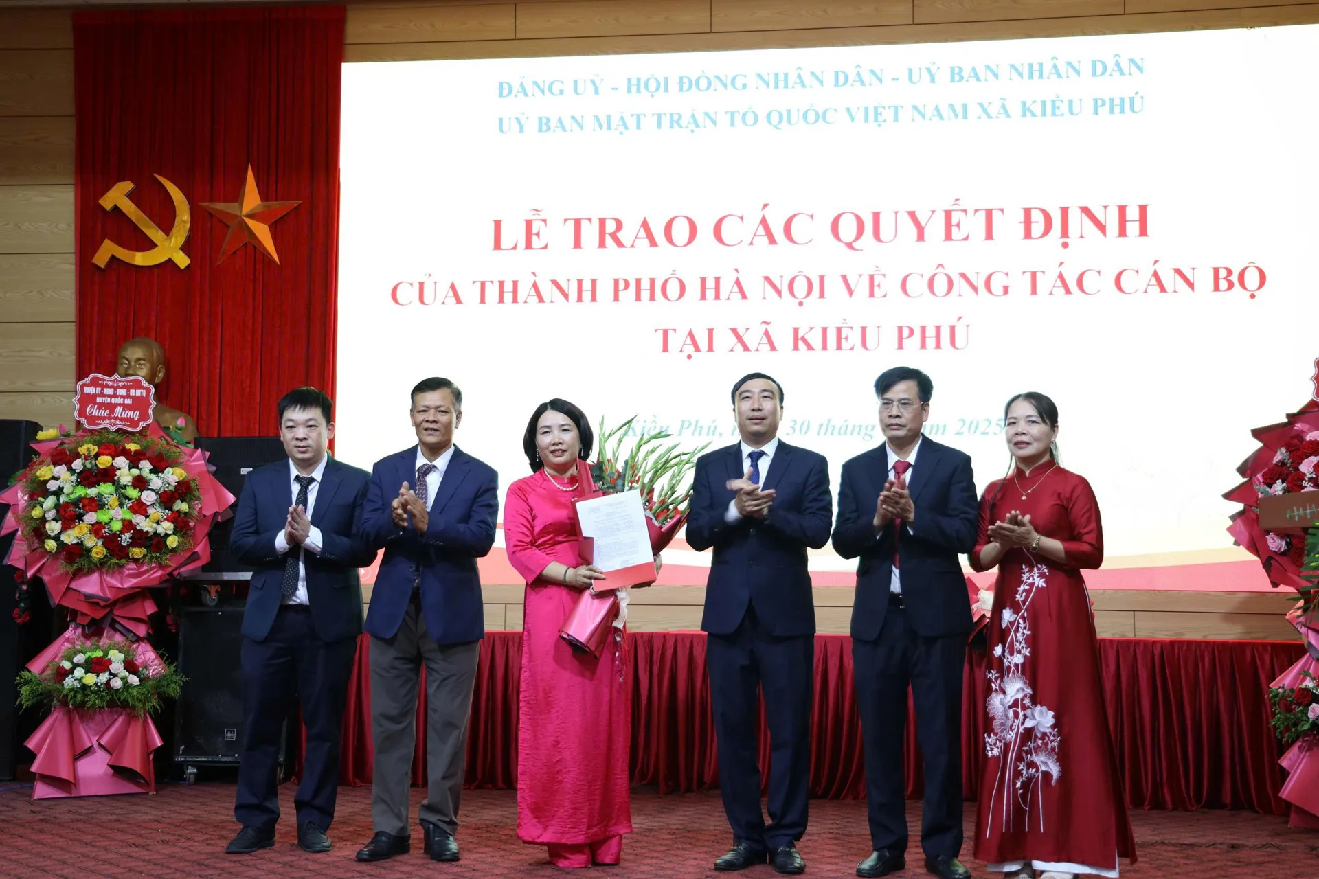 Công bố các Quyết định về tổ chức bộ máy và nhân sự xã Kiều Phú