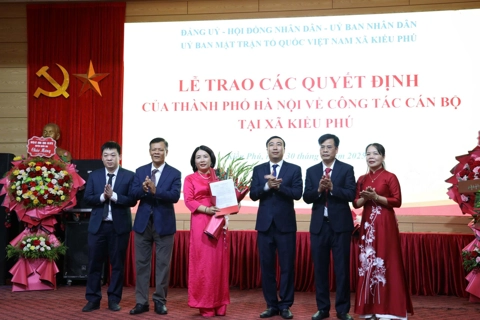 Công bố các Quyết định về tổ chức bộ máy và nhân sự xã Kiều Phú