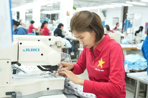 Doanh nghiệp trước áp lực tăng lương tối thiểu vùng