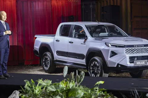 Toyota Việt Nam ra mắt Hilux hoàn toàn mới 2026