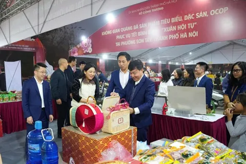 Lan tỏa tinh thần ưu tiên hàng Việt từ những phiên chợ xuân