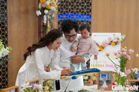 Từ mặt đất đến bầu trời lan tỏa thông điệp Việt Nam hạnh phúc