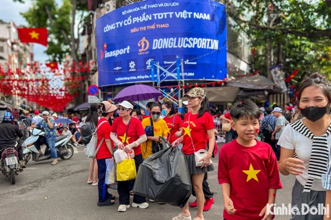 Biển người xếp hàng từ sớm chờ tổng duyệt diễu binh, diễu hành kỷ niệm 80 năm Quốc khánh