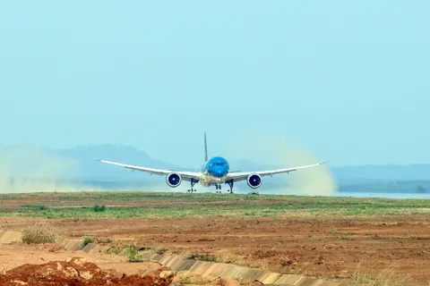 Sân bay Long Thành chính thức đón tàu bay thương mại đầu tiên
