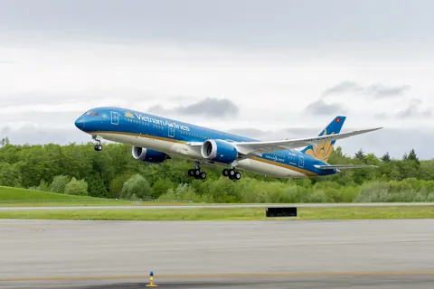 Vietnam Airlines mở bán thêm 60 nghìn chỗ phục vụ Tết Nguyên đán 2026