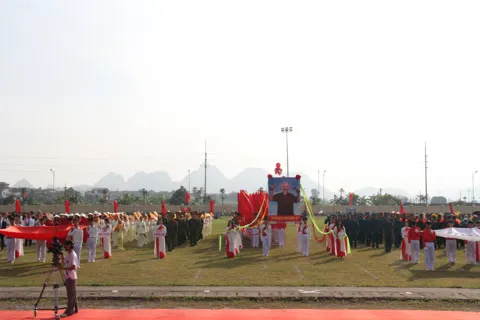 Xây dựng con người Hương Sơn phát triển toàn diện trong giai đoạn mới