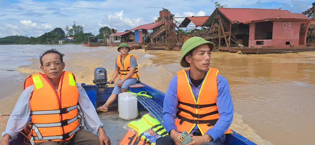 Xã Hương Sơn: Hướng về đồng bào vùng lũ