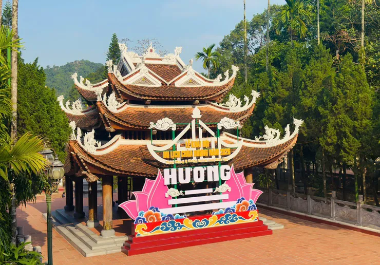 Miễn phí tham quan Chùa Hương trong 3 ngày Tết