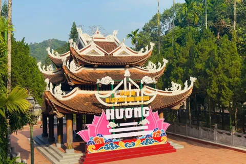 Miễn phí tham quan Chùa Hương trong 3 ngày Tết