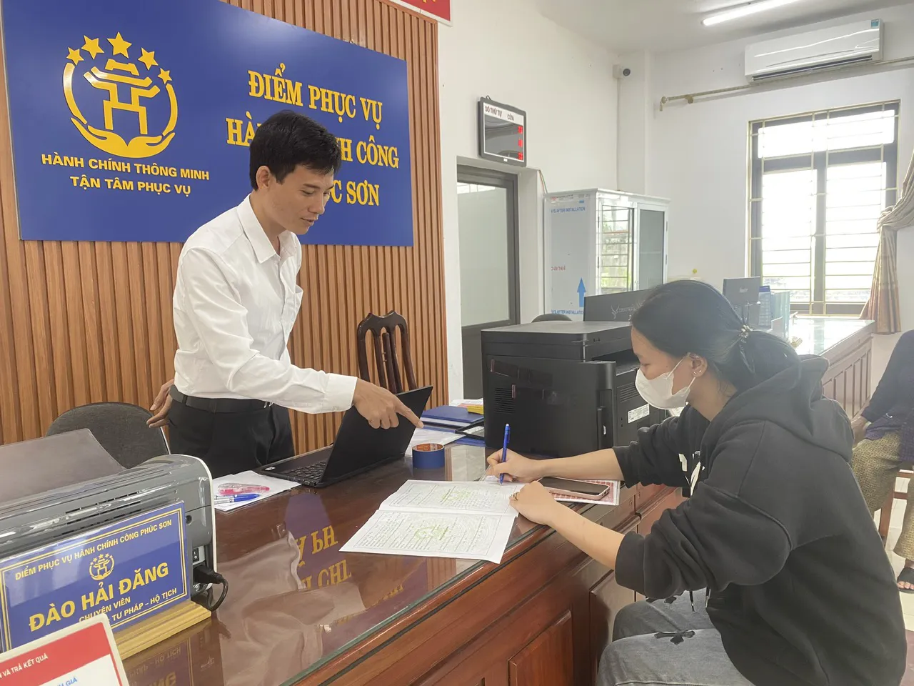 Xã Phúc Sơn: Người dân hài lòng với sự phục vụ của cán bộ